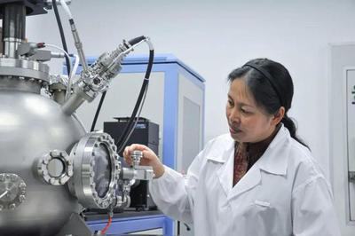 高質(zhì)量發(fā)展·巾幗奮斗正當(dāng)時(shí)丨鄧少芝 三十年潛心鉆研信息核心技術(shù)，用科技創(chuàng)新驅(qū)動高質(zhì)量發(fā)展